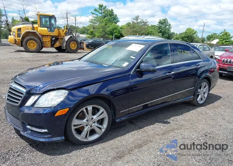2013 Mercedes-Benz E 350 из США, поврежденный, VIN WDDHF5KB2DA692720